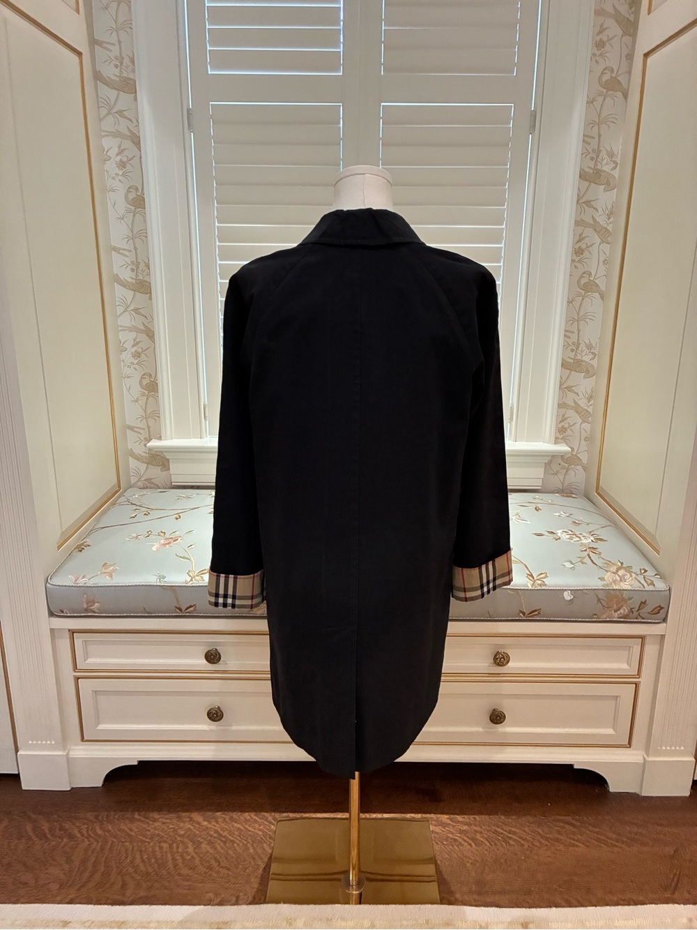 Burberry Black Trench Coat with Signature Check Cuff & Collar; Removable Lining - Picture 6 of 11